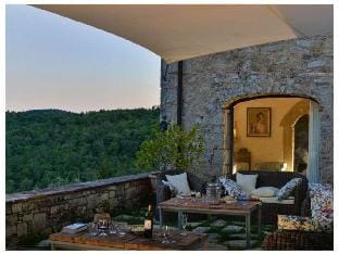Villa Cavallari Comfortable holiday residence Hotel in Radda in Chianti