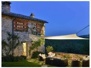 Villa Cavallari Comfortable holiday residence Hotel in Radda in Chianti