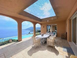 Voisins Palais Bulles Hotel in Mandelieu-La Napoule