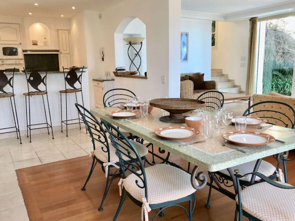 Villa in a top location with view Hotel in Mandelieu-La Napoule