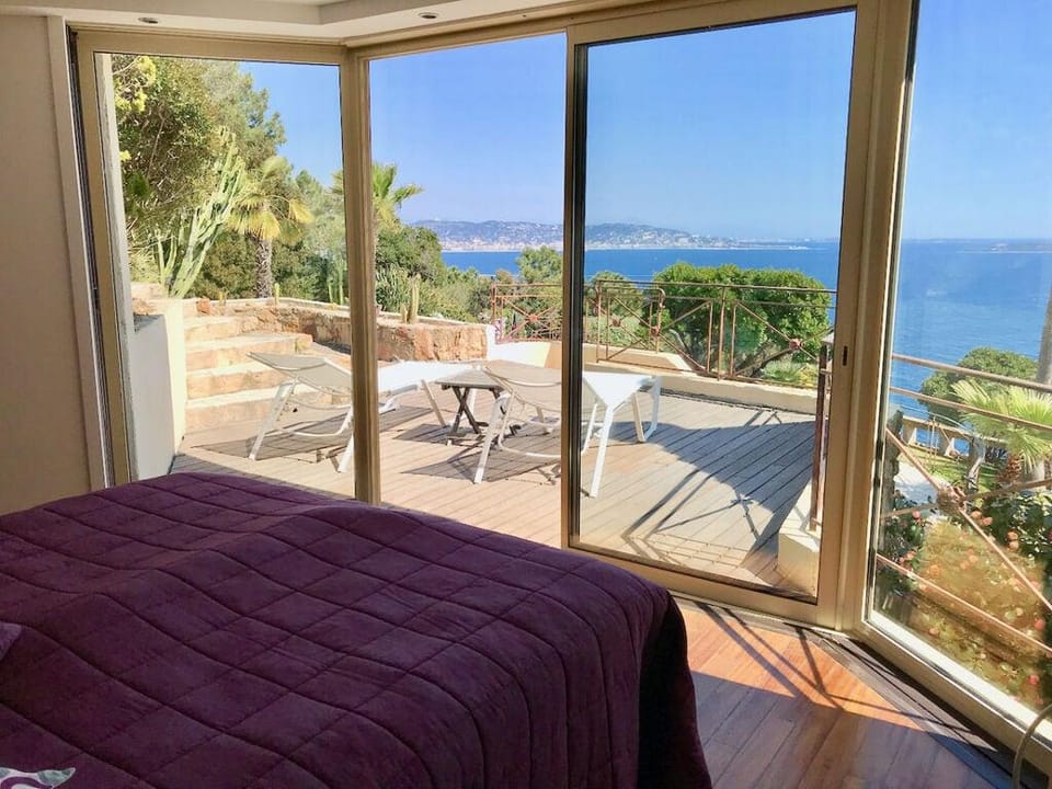 Villa in a top location with view Hotel in Mandelieu-La Napoule