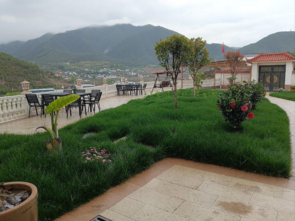 Weixi Chenglichenwai B&B Hotel in China