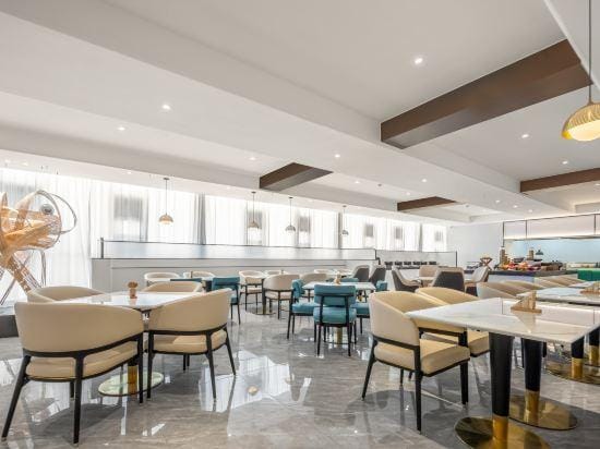 Atour X Hotel TengZhou True Love Mall JingHe West Road Hotel in Jiangsu
