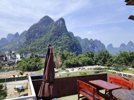 Holiday Lijing Inn Hotel in China