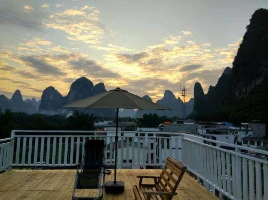 Holiday Lijing Inn Hotel in China