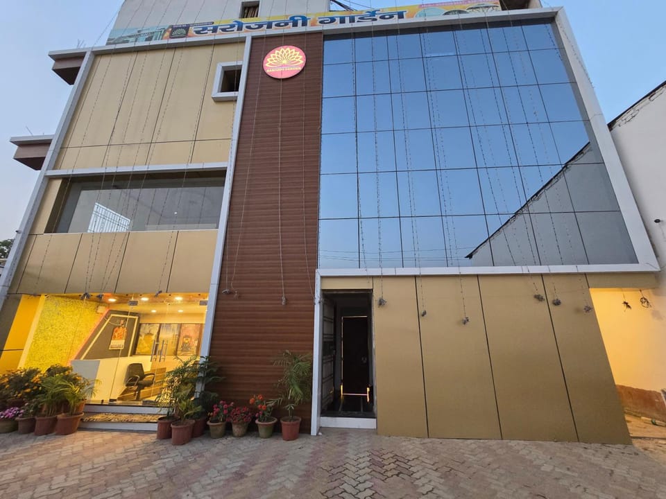 SAROJINI GARDEN HOTEL & RESTAURANT Hotel in West Bengal