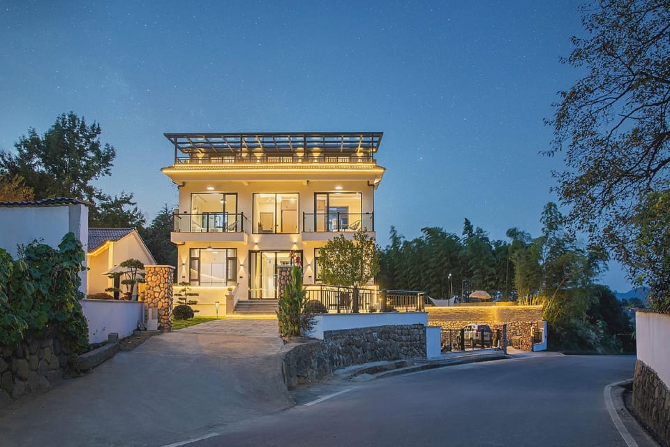 Mountainside Yongsu Starry Sky Pool Sky Curtain Mountain Resort Meishu (Anji Lingfeng Resort Shop) Hotel in Hangzhou