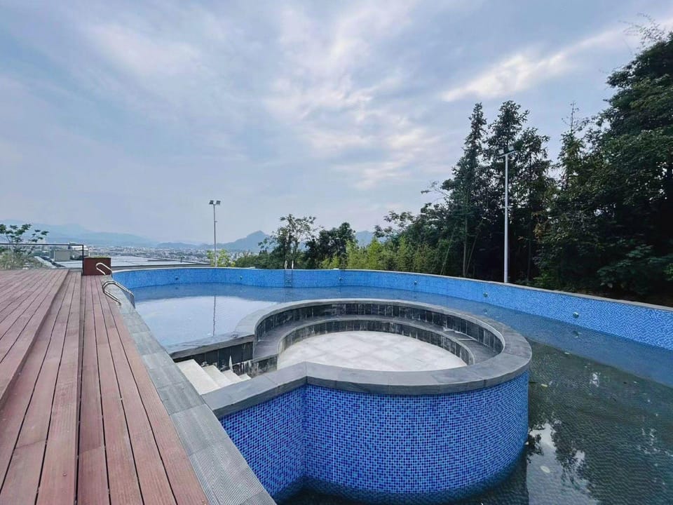 Jiande Airlines Town Narada Resort Hotel in Hangzhou