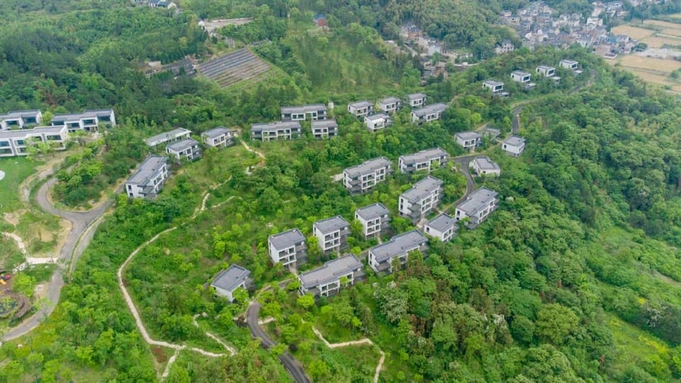 Jiande Airlines Town Narada Resort Hotel in Hangzhou