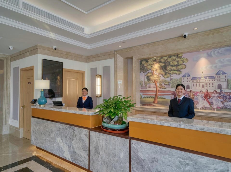 Vienna Hotel (Tongxiang Chongfu International Leather Center Branch) Hotel in Hangzhou