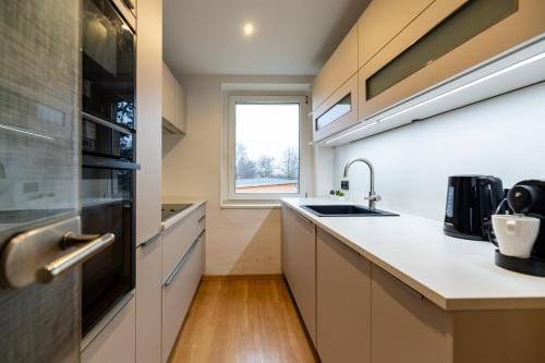 Moderne 4 Zimmer Wohnung vollausgestattet und Mobliert Hotel in Halle Saale