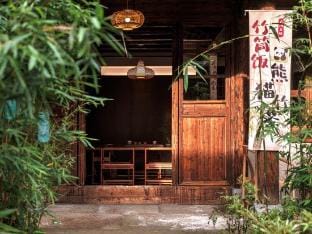 Zhi Zhi Home · Bamboo Art Homestay Hotel in Zhejiang