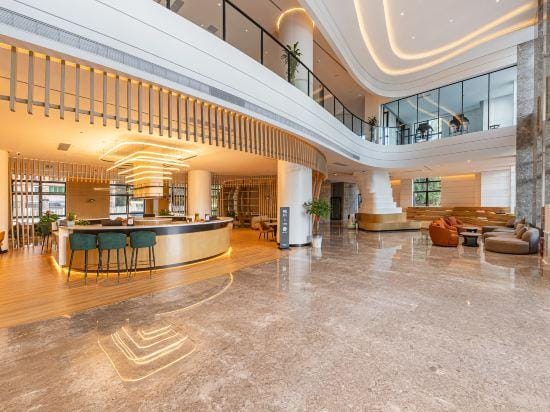 Rezen Kingtown Hotel Hotel in Hainan