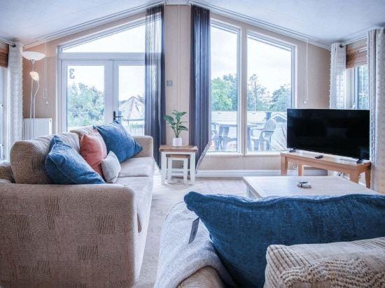 3 Manor Lodge - 2 Bedroom Lodge - Pendine Hotel in Wales
