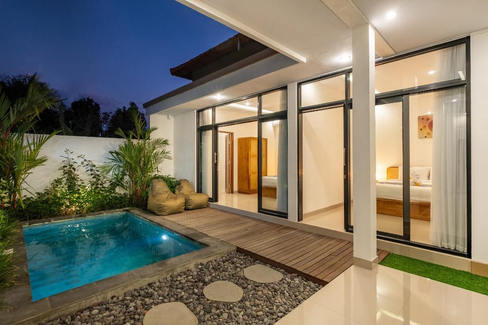 The Lavana Bliss Two Villa Nyanyi Beach Hotel in Kediri