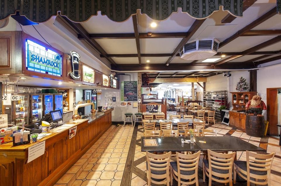 The Shamrock Hotel Hotel in Toowoomba City
