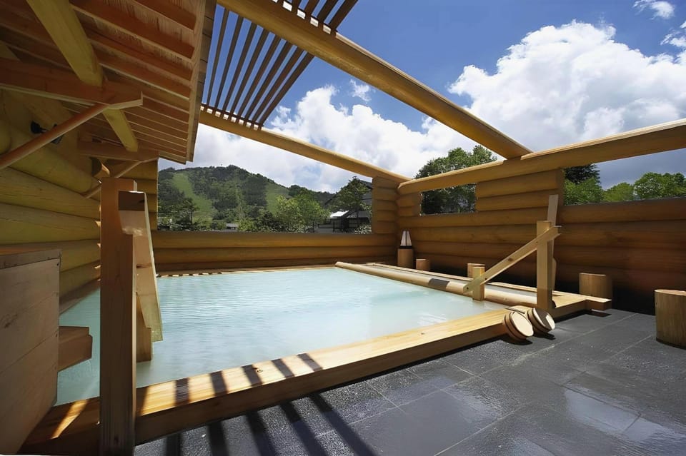 Manza Onsen Manzatei Hotel in Nagano Prefecture