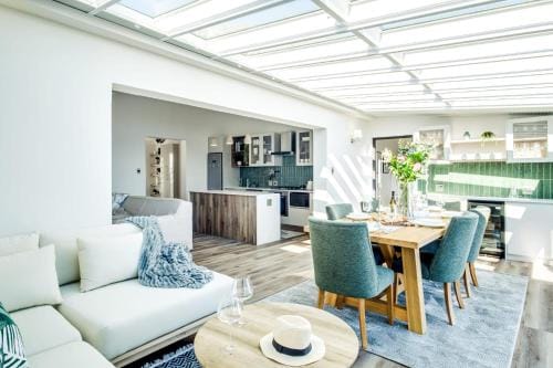 High-End Splendor at Horak Penthouse Hotel in Camps Bay