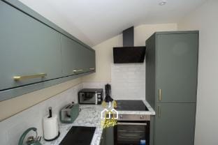 Portsoy Residence - SJA Stays - Luxury 3 Bed Cottage Hotel in Scotland