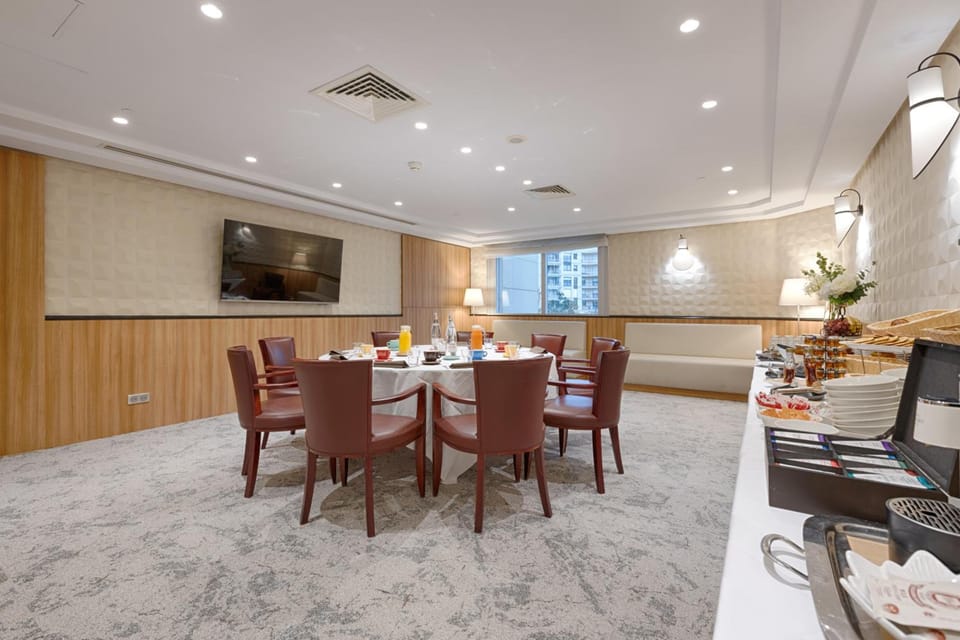 Occidental Paris Levallois Hotel in Levallois-Perret