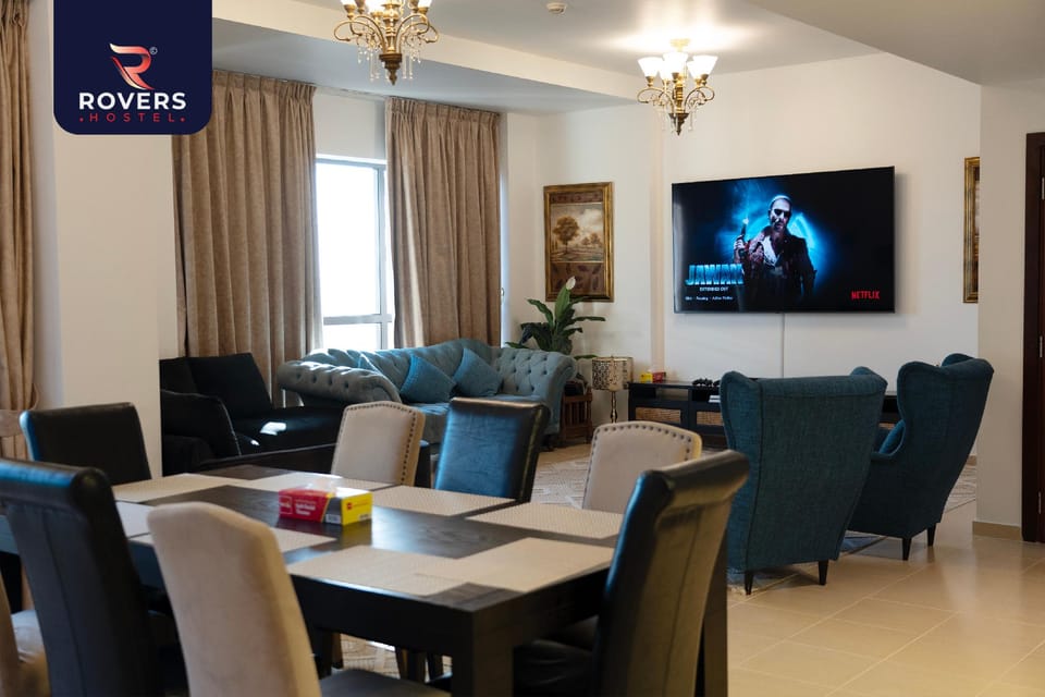 Shared lounge/TV area