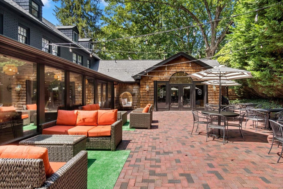 Peri Social House Hotel in Black Mountain