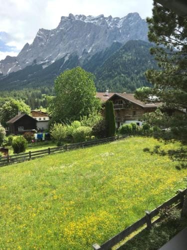Landhaus Holzereck - Zweibettzimmer Hotel in Garmisch-Partenkirchen