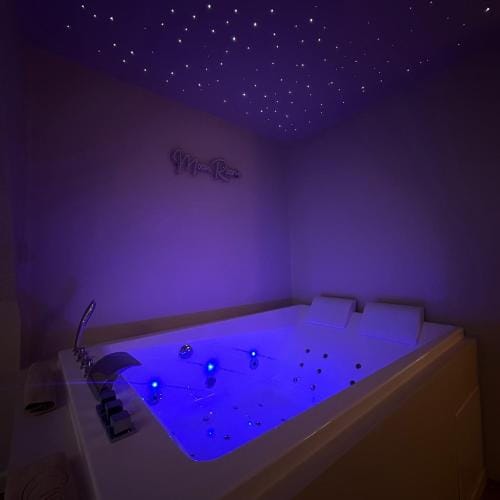 Evasion Room, Nuit insolite - Ollioules Toulon Var Hotel in French Riviera