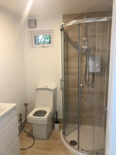 Wisteria en-suite guest room Hotel in Uxbridge