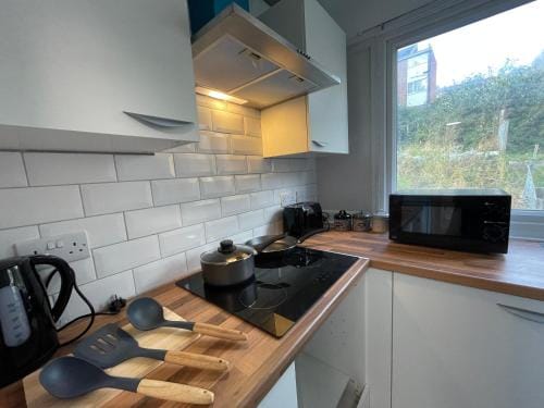 Luton Airport House, Opposite airport staff parking Hotel in Luton