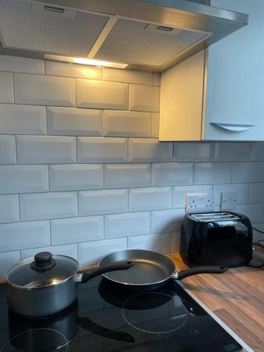 Luton Airport House, Opposite airport staff parking Hotel in Luton