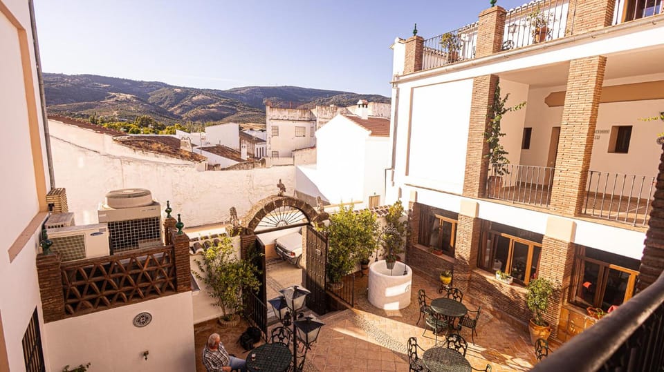 Hotel La Casa Grande del Burgo Hotel in Sierra de las Nieves