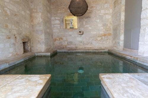 La source de l'abbaye Hotel in Bourgogne-Franche-Comté