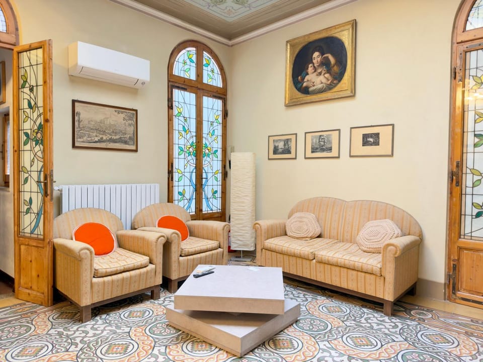 Shared lounge/TV area