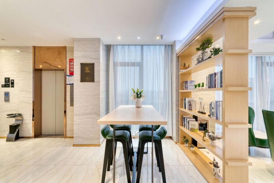 Borrman Hotel Hangzhou Dinglan Plaza Hotel in Hangzhou
