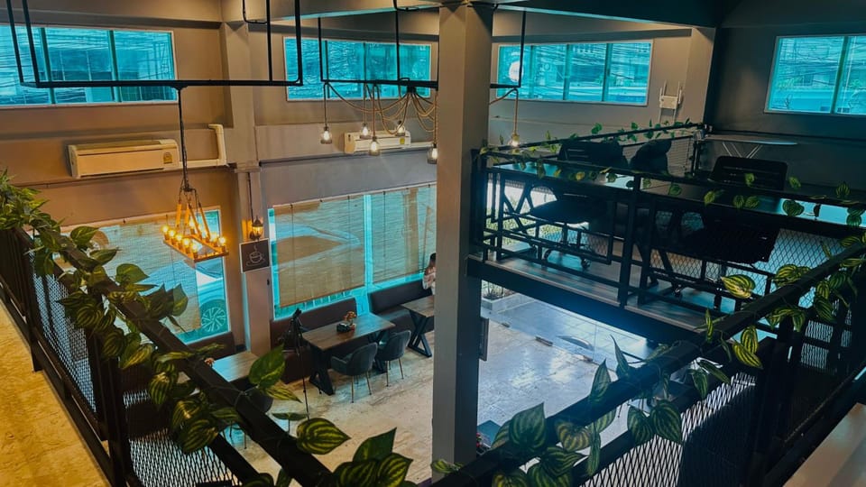 Shared lounge/TV area