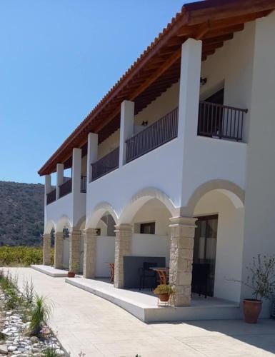 Vina Oliva Resort Hotel in Pissouri