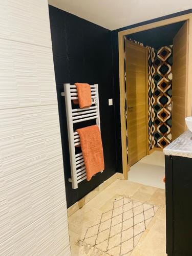 Chez Val et Tonio Hotel in Rennes