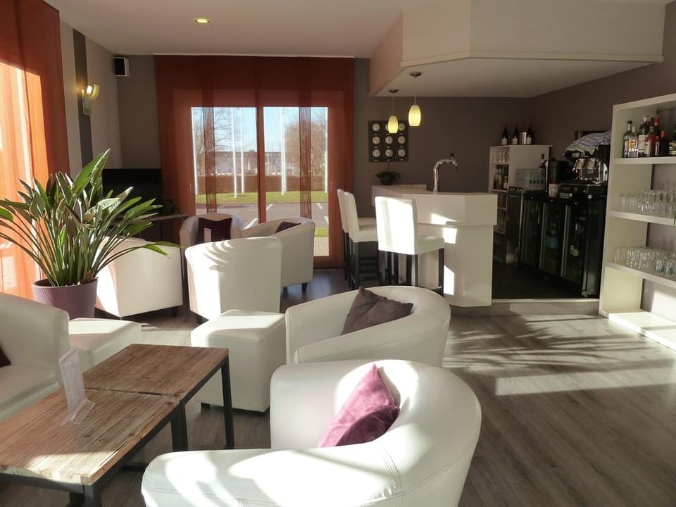 Inter-Hotel Tours Aeroport La Terrasse Hotel in Tours