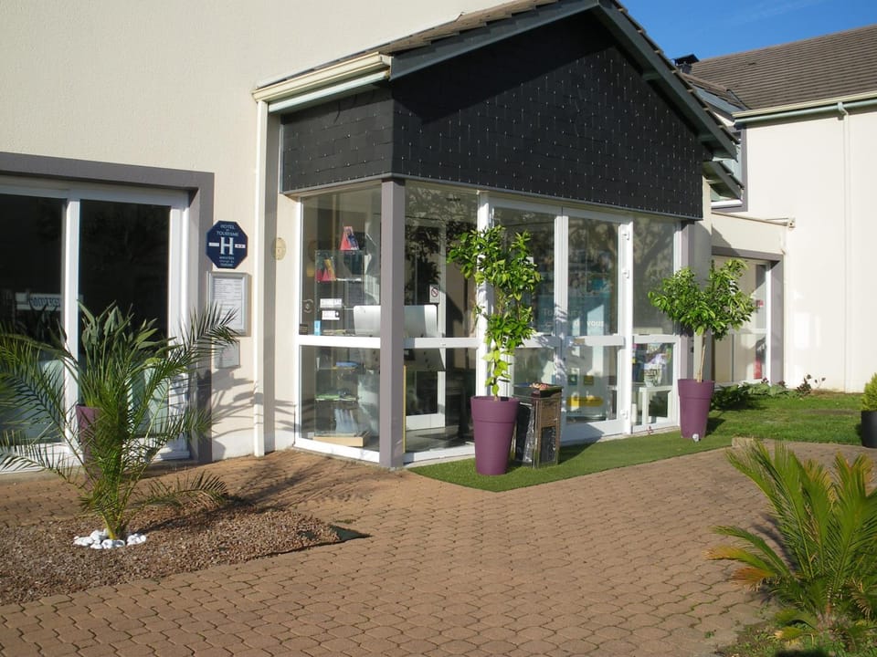 Inter-Hotel Tours Aeroport La Terrasse Hotel in Tours