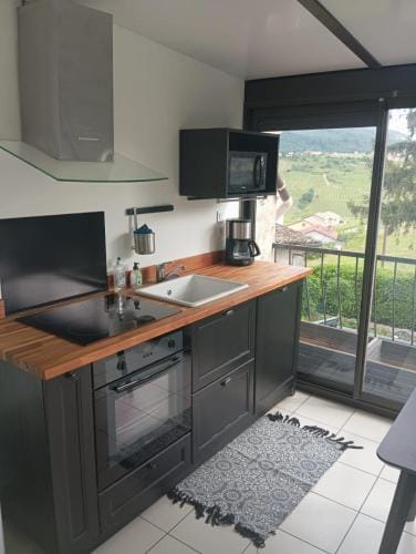 La Commanderie - Le Perreon Hotel in Auvergne-Rhône-Alpes