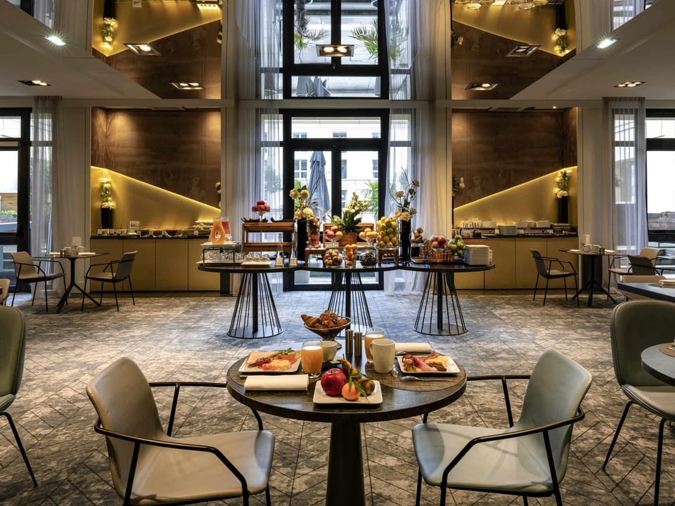 Le Louis Hotel Versailles Château - MGallery Collection Hotel in Versailles