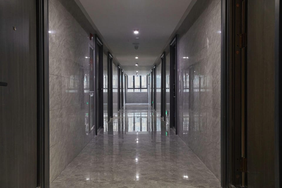 Boting Cinema Light Luxury Hotel (Banshan Tumor Hospital Shop) Hotel in Hangzhou