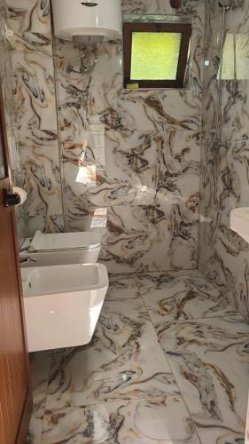 Kulla e Lulash Keqit Theth Hotel in Montenegro