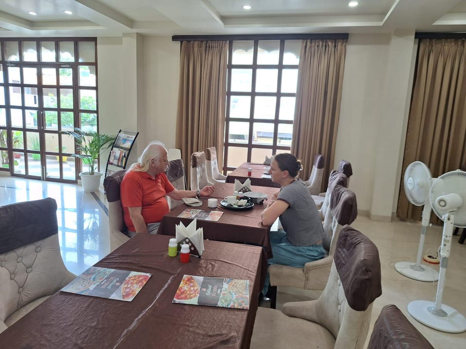 The Taj Vista Agra - Walking distance to Taj Mahal Hotel in Agra