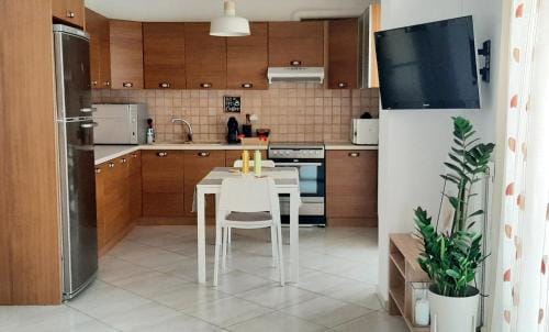 Skyline Vista - Sea View Apartment - Free Parking Hotel in Piraeus Regional Unit, Greece
