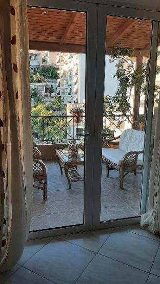 Skyline Vista - Sea View Apartment - Free Parking Hotel in Piraeus Regional Unit, Greece