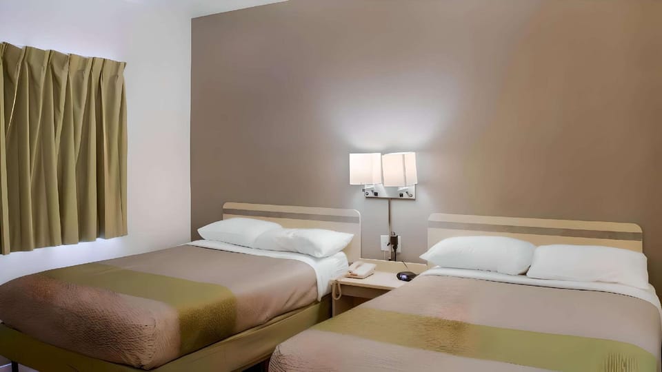 Suburban Studios Fishers Indianapolis Hotel in Fishers