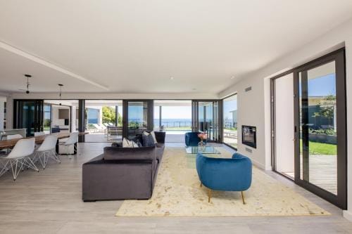 8 Fiskaal Villa Hotel in Camps Bay