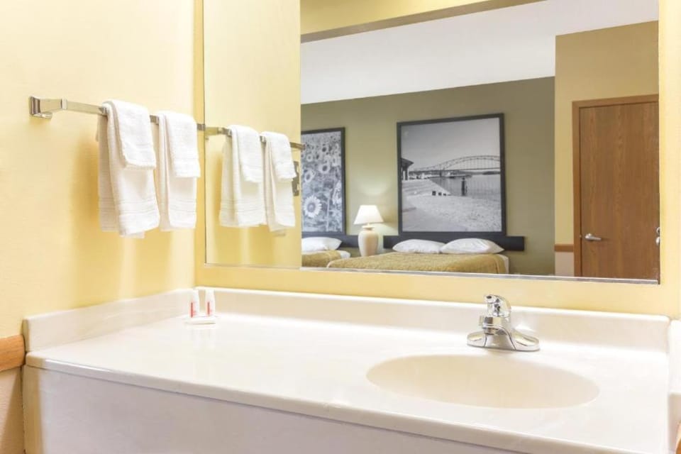 Western Inn & Suites Motel in Iowa